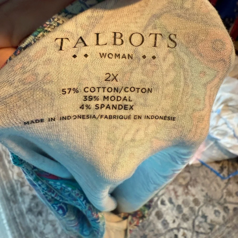 Women's Paisley V-Neck Top - Picture 7 of 7